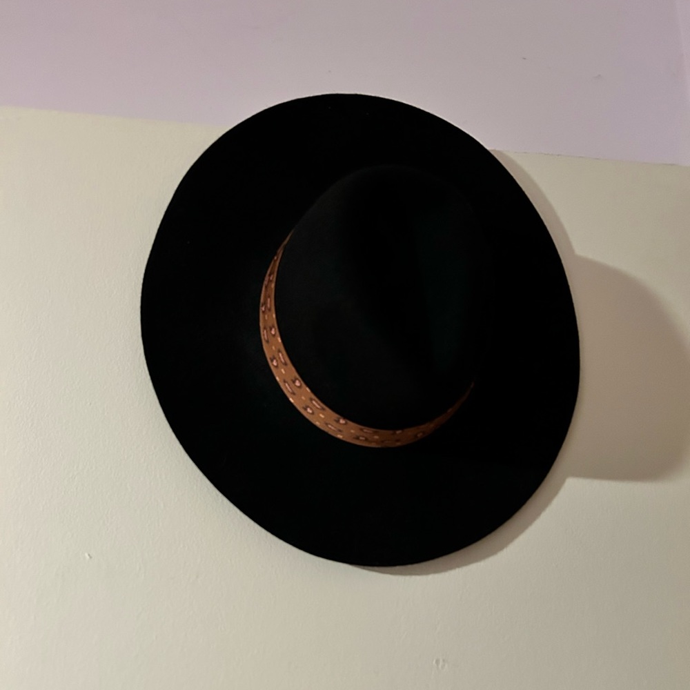 Floppy fedora with orange band
